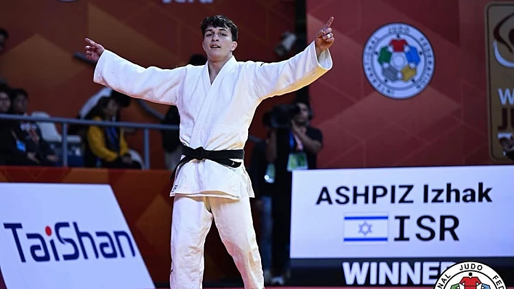בפעם השלישית: מדליית זהב לג'ודאי יצחק אשפיז בגמר הגראנד סלאם