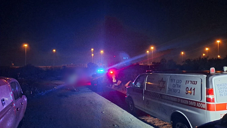 חשד לרצח בצפון: 3 גברים אותרו ללא רוח חיים ברכב בוער