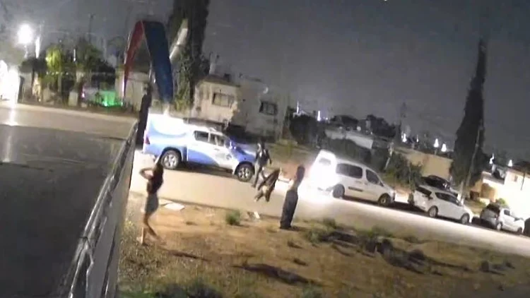 אישום: הפסיק לשלם לבת 17 על תמונות מיניות - והותקף באלימות
