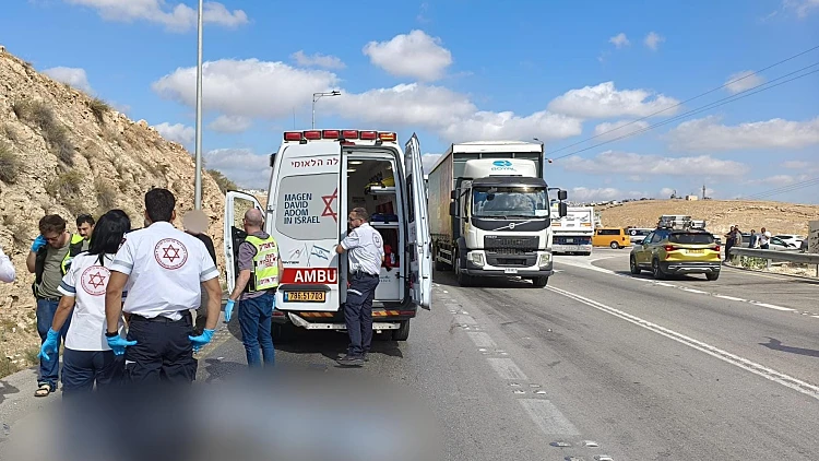 זירת התאונה בכביש 398 סמוך לנוקדים