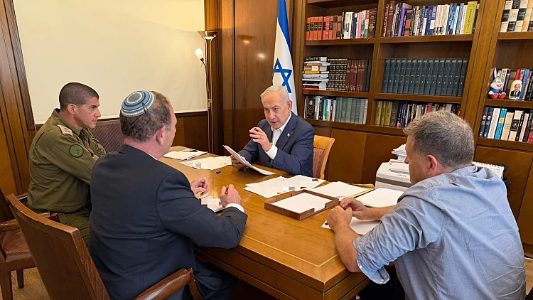 היועץ שעזב בגלל טענות לפגיעות מיניות - וחזר ללשכת רה"מ