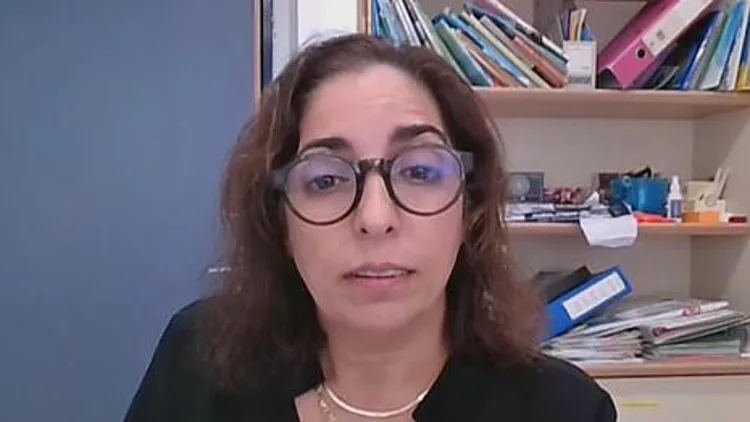 סכנת החלקות השיער: בת 16 אושפזה עם אי-ספיקת כליות