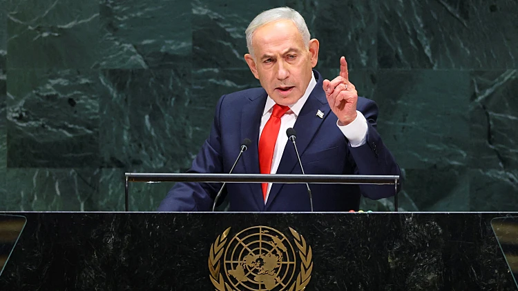 נתניהו הציג ביפר באו"ם - ותקף: "רצח עם? השקר הגדול של המאה"