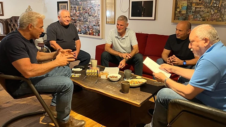 ראשי "גוש השינוי" נפגשו והתחייבו: "מהיום לא נתקוף זה את זה"