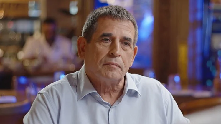 הפוליטיקאי שחצה את הקווים: סגלוביץ' מתייצב מול השאלות הקשות