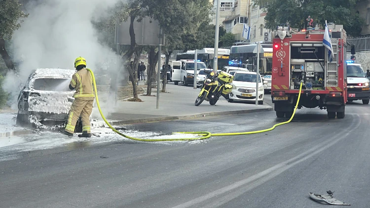 ניסיון חיסול בי-ם: עבריין מוכר נפצע קשה בפיצוץ רכב, בנו נפצע בינוני
