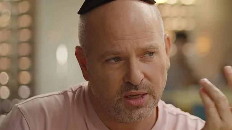 איך דווקא מלך השידוכים של החברה החרדית נשאר לבד?