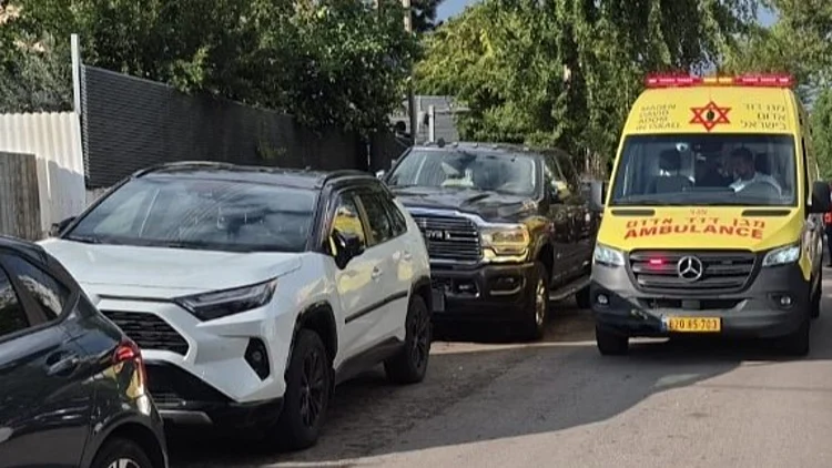 ירי בנתניה: צעיר בן 20 נפצע קשה, הרקע כנראה פלילי