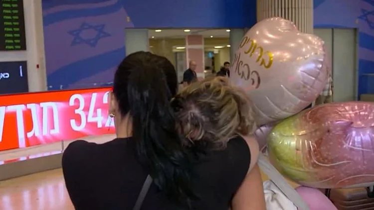 "כדי לוודא שיהיה פה עתיד טוב": הישראלים שמגיעים מחו"ל להצביע