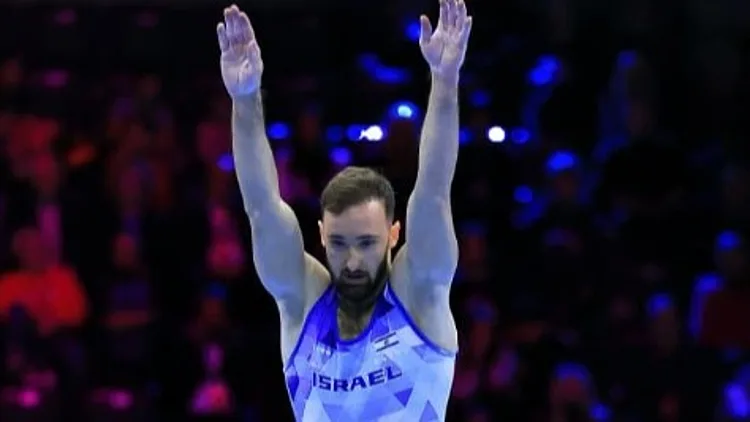 ארטיום דולגופיאט בתרגיל הגמר