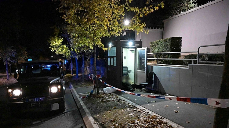 כוחות ליד זירת הפיגוע בשגרירות ישראל בבלגרד