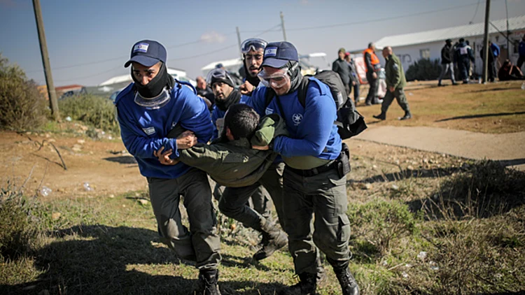 צפו: עמונה, אום אל-חיראן – משטרה אחת? | חדשות 13