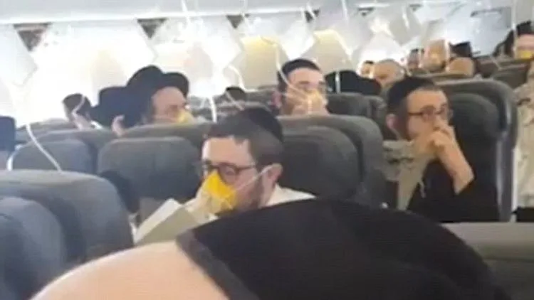 כך הנוסעים הגיבו בעת תקלה במטוס