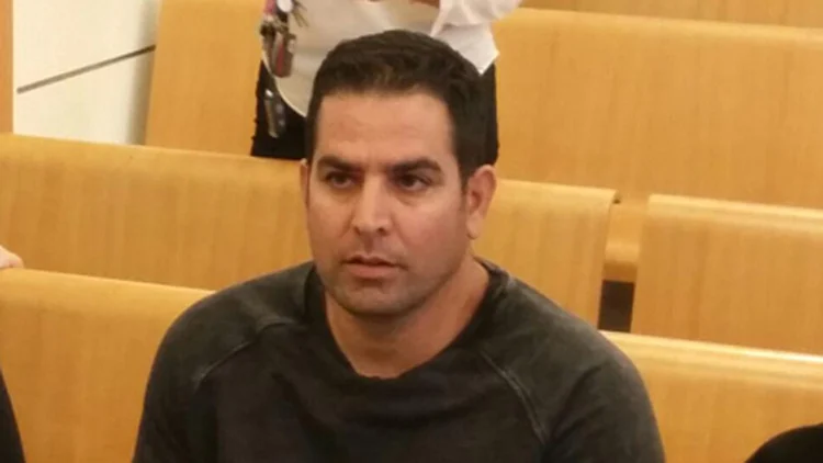 נפתלי בבית המשפט, ארכיון