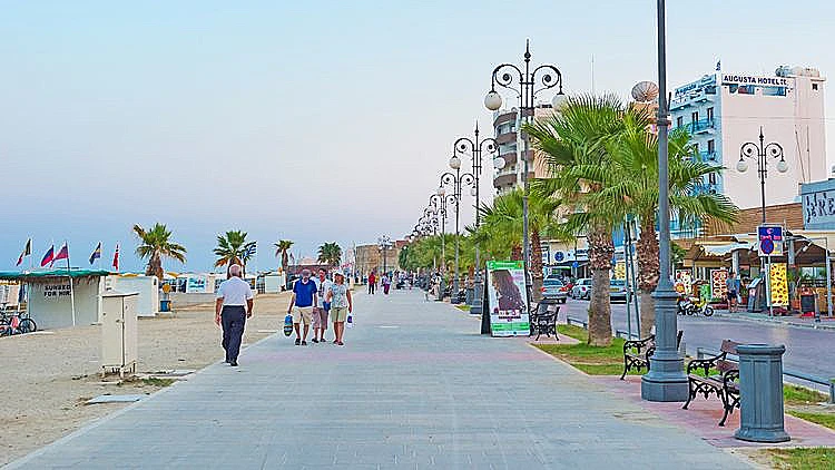 הטיילת בלרנקה