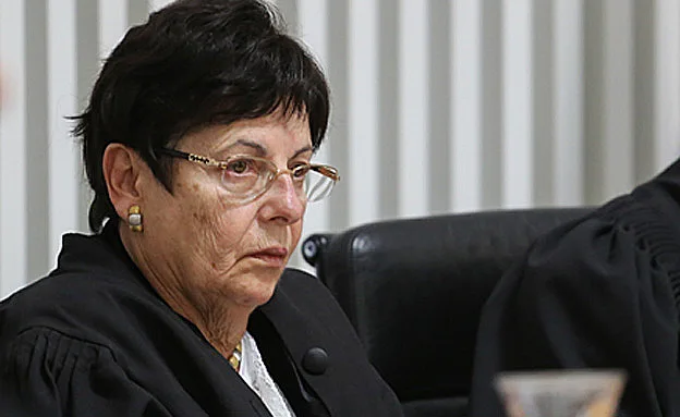 מרים נאור