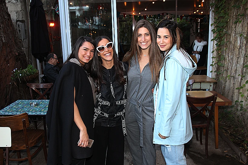 קים וייס והאיט גירלז