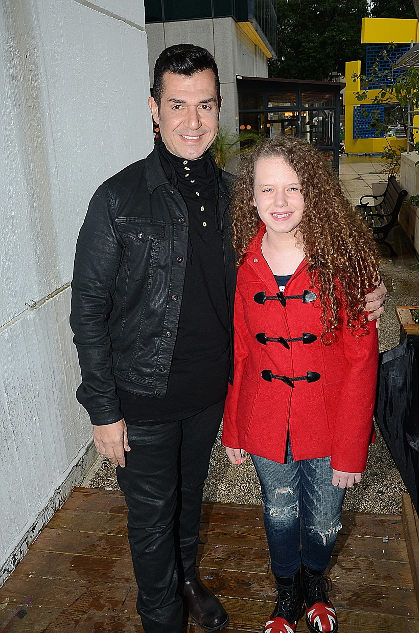 איציק כהן והבת שלו.  בנות גידלתי ורוממתי