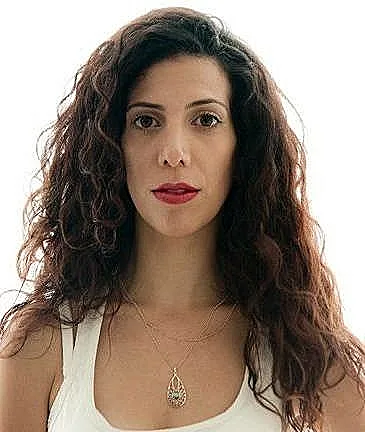 אביה ברוש, הוטרדה מינית והשתתפה ב