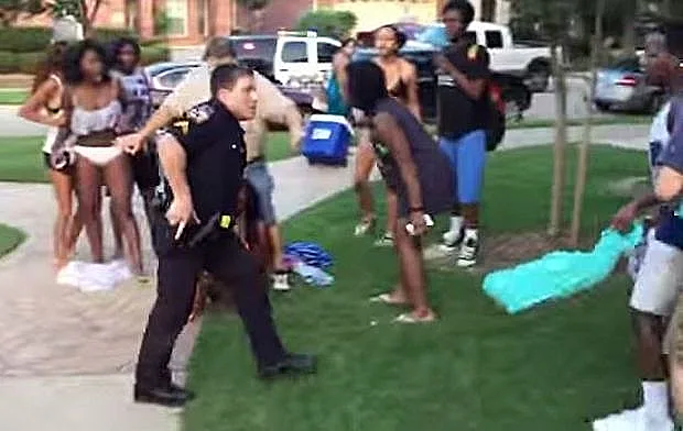 אלימות בבריכה בארה