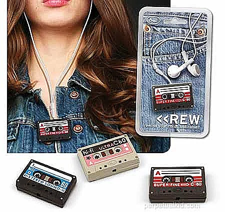 מסדר כבלים לאוזניות בצורת קסטה