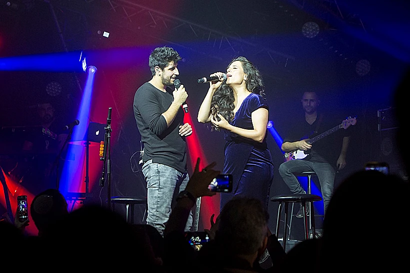 עידן עמדי ומירי מסיקה בהופעת השקה לאלבום 