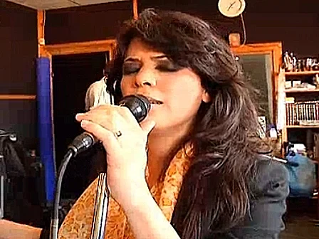 זמרת הלאדינו יסמין לוי