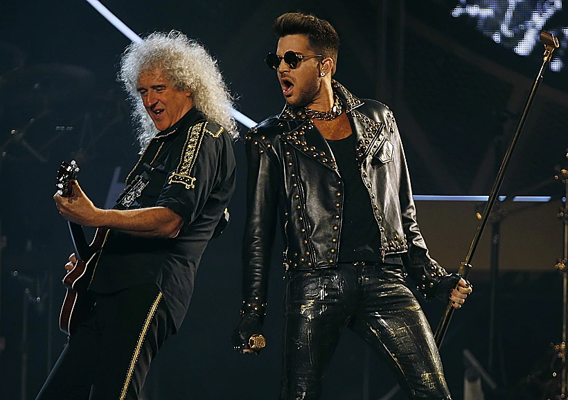 בריאן מיי, גיטריסט להקת קווין, בהופעה עם אדם למברט