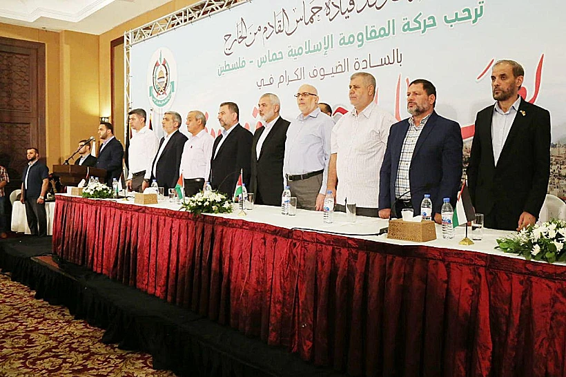 תקיפת מטוסים על מוצב של חמאס במרכז עזה