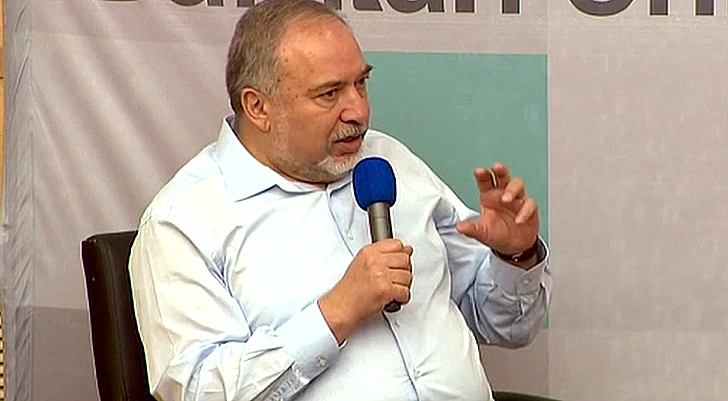 שר הביטחון ליברמן, היום (אונ