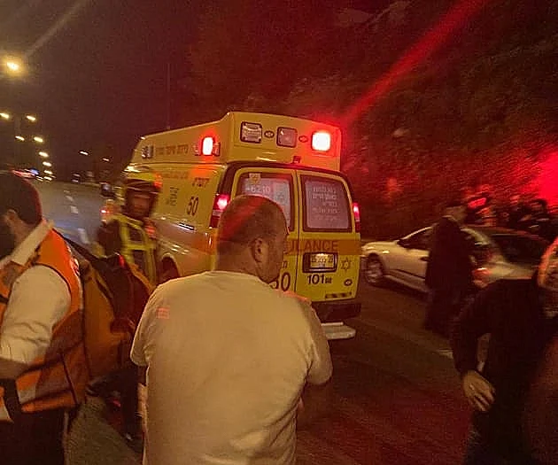 תיעוד מזירת תאונת הפגע וברח בירושלים, שבה נפצע אנוש ילד בן 7