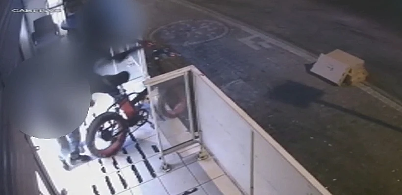 הנער הדוקר נמלט מיד לאחר ביצוע מעשה האלימות