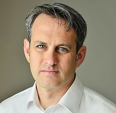 עורך הדין שחר מנדלמן, המייצג את המדריכה (חדשות עשר)