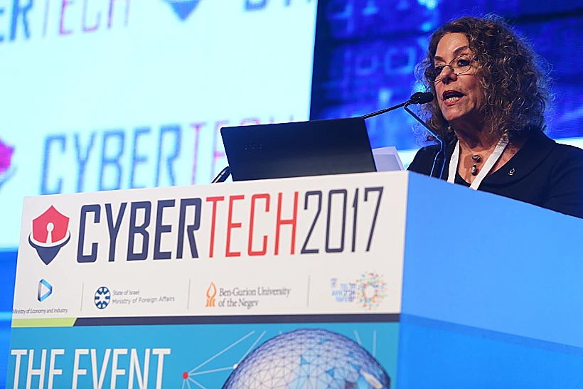 רבקה כרמי - צילום גלעד קוולרציק