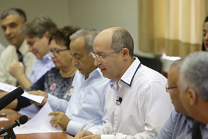 ישיבת ההסתדרות בנוגע לסכסוך עבודה במשק