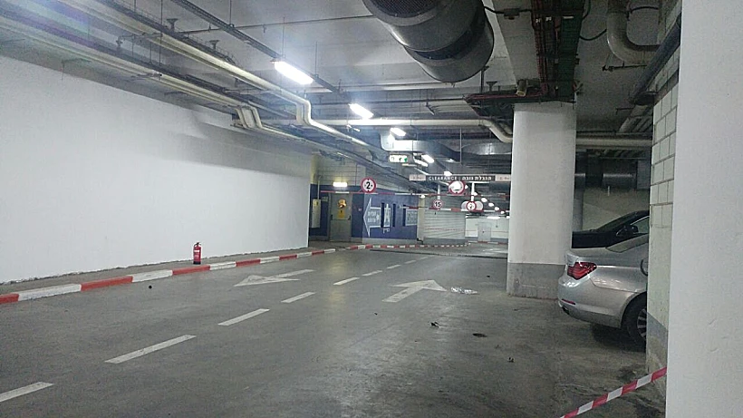 החניון בו אירע הפיצוץ ברחוב הברזל בתל אביב