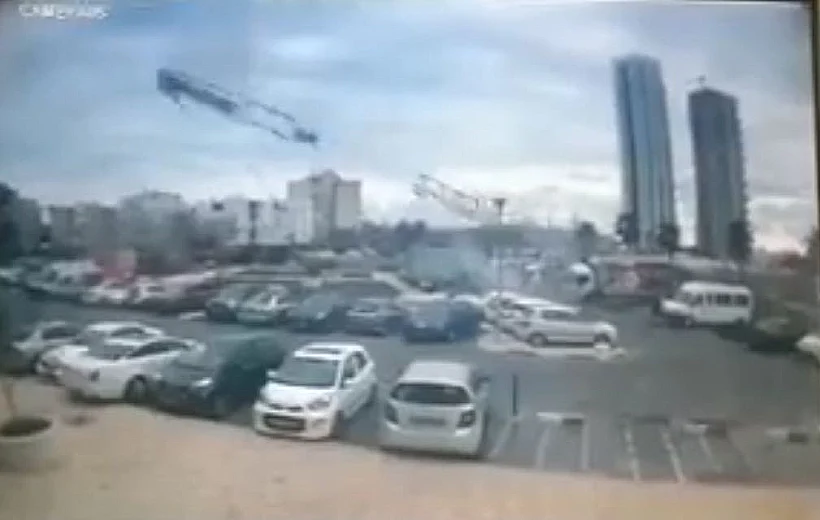 קריסת מנוף בבת ים