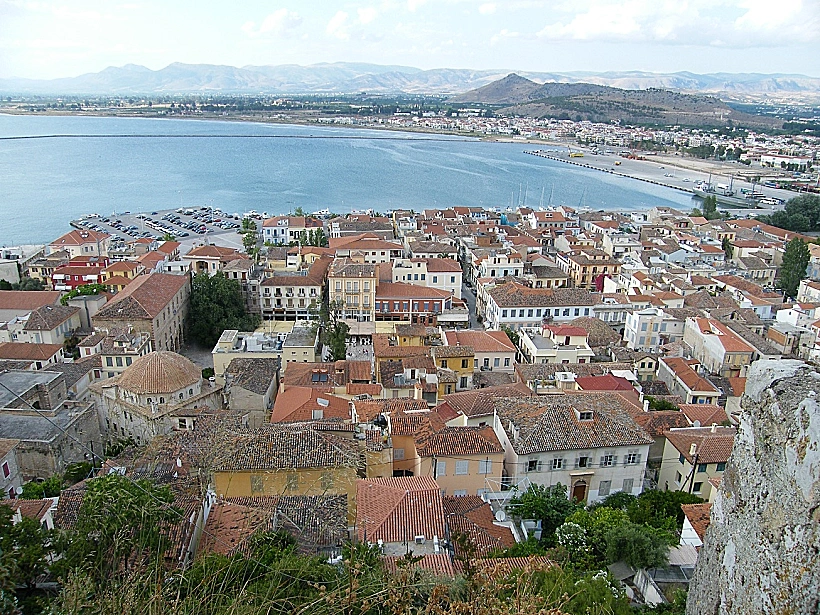 כרמים על רקע הר ביוון תמונה בגודת מותאם אישית