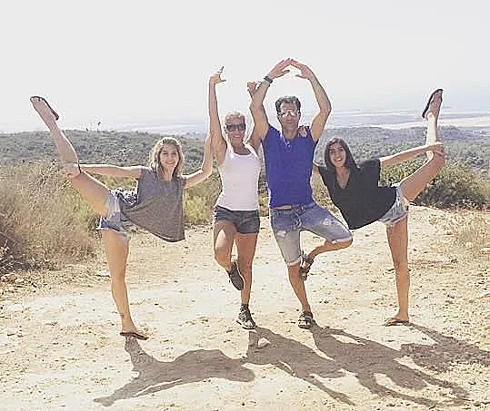 סתיו אלימלך יחד עם יובל אלימלך ובני המשפחה