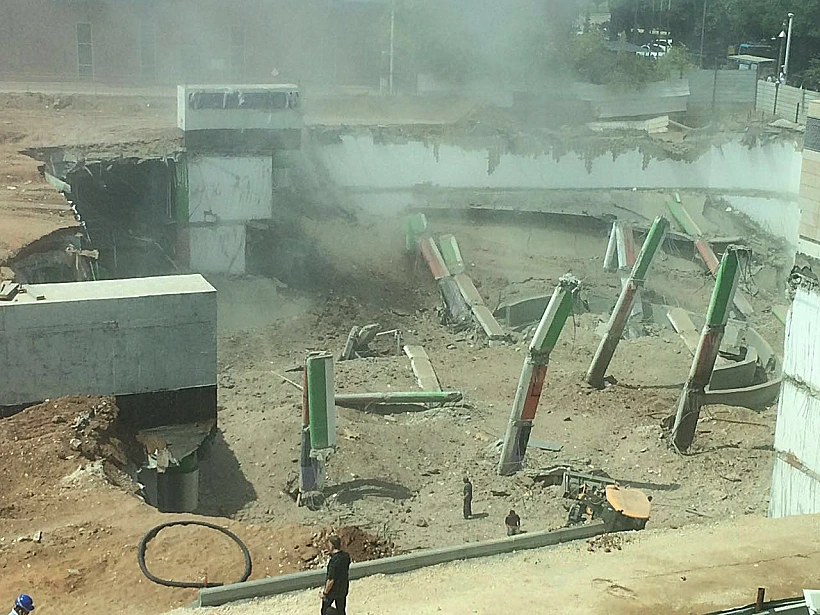 קריסת החניון ברחוב הברזל ברמת החייל בת