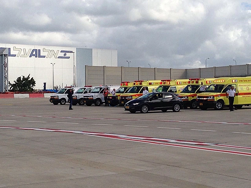 שורת האמבולנסים מחכים בנתב