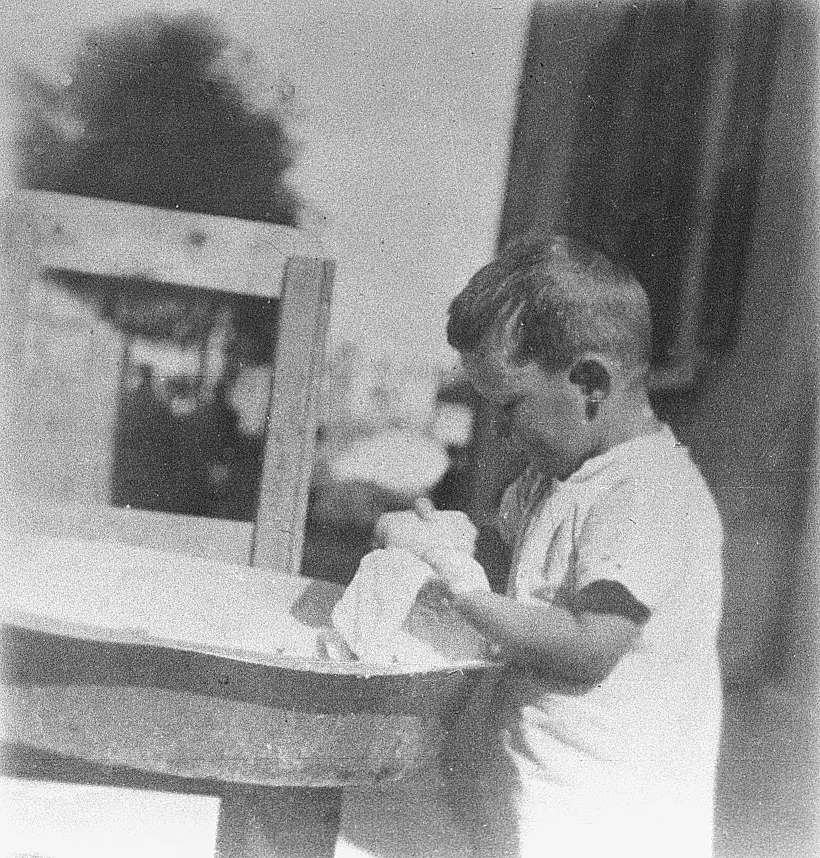 יצחק רבין בצעירותו