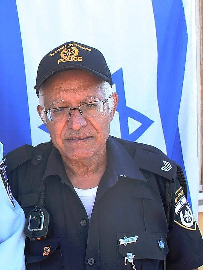 רנ