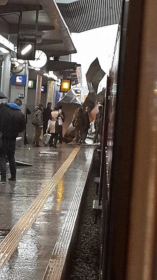 גג תחנת הרכבת ת