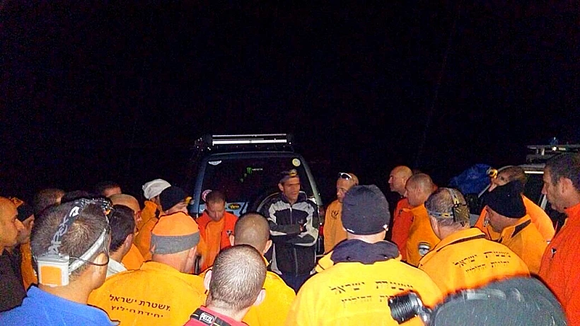 חילוץ מטטילים משיטפון בנחל אוג