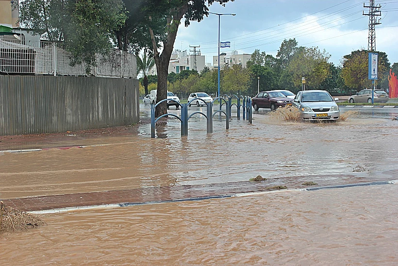 הצפות באשקלון בעקבות מזג האוויר הסוער