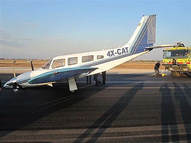 מטוס קל שנחת בנתב