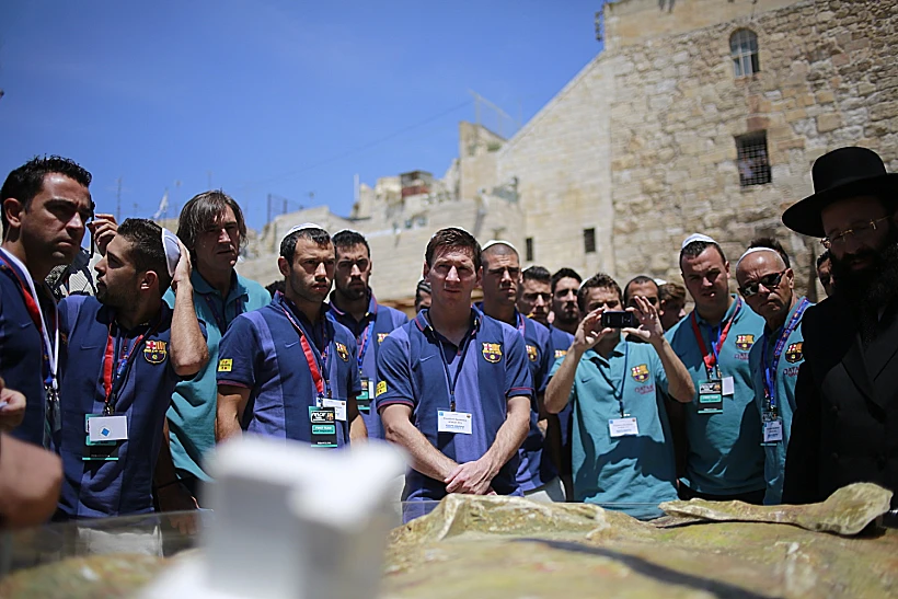 ברצלונה, אלופת ספרד בכדורגל, מבקרת בישראל במסגרת 