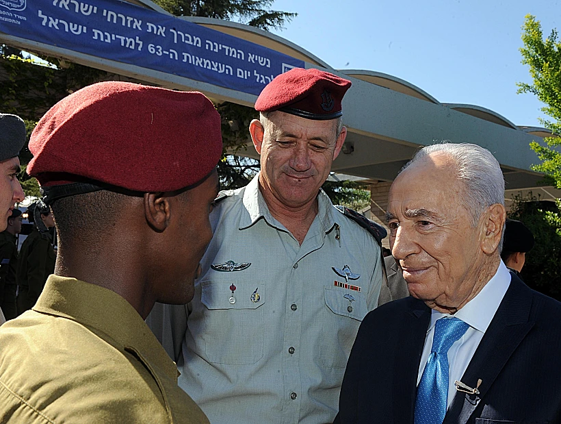 הנשיא שמעון פרס והרמטכ