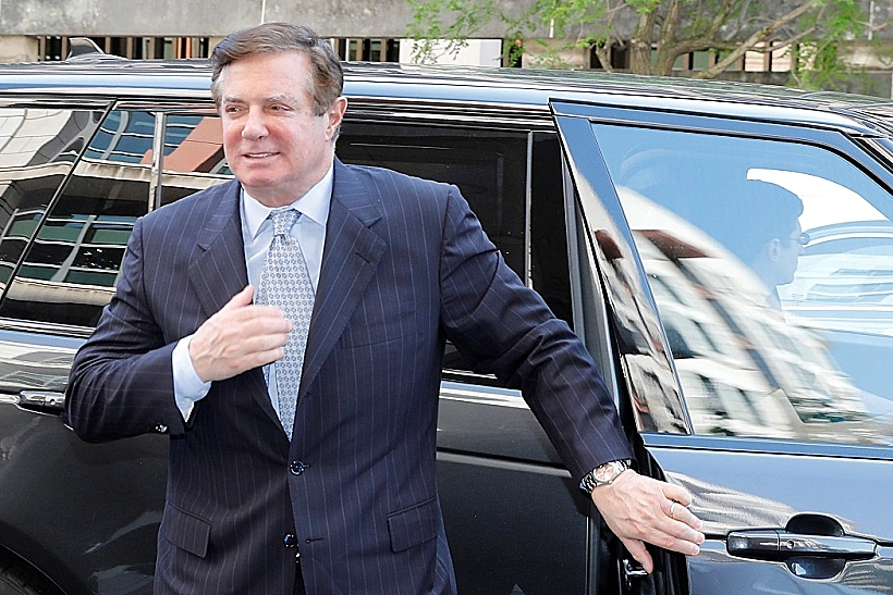 פול מנפורט, מנהל קמפיין טראמפ לשעבר, בדרך לבית המשפט ( רויטרס)